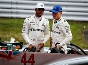 开云官网-雷诺车队完胜梅赛德斯，汉密尔顿统治全场的简单介绍