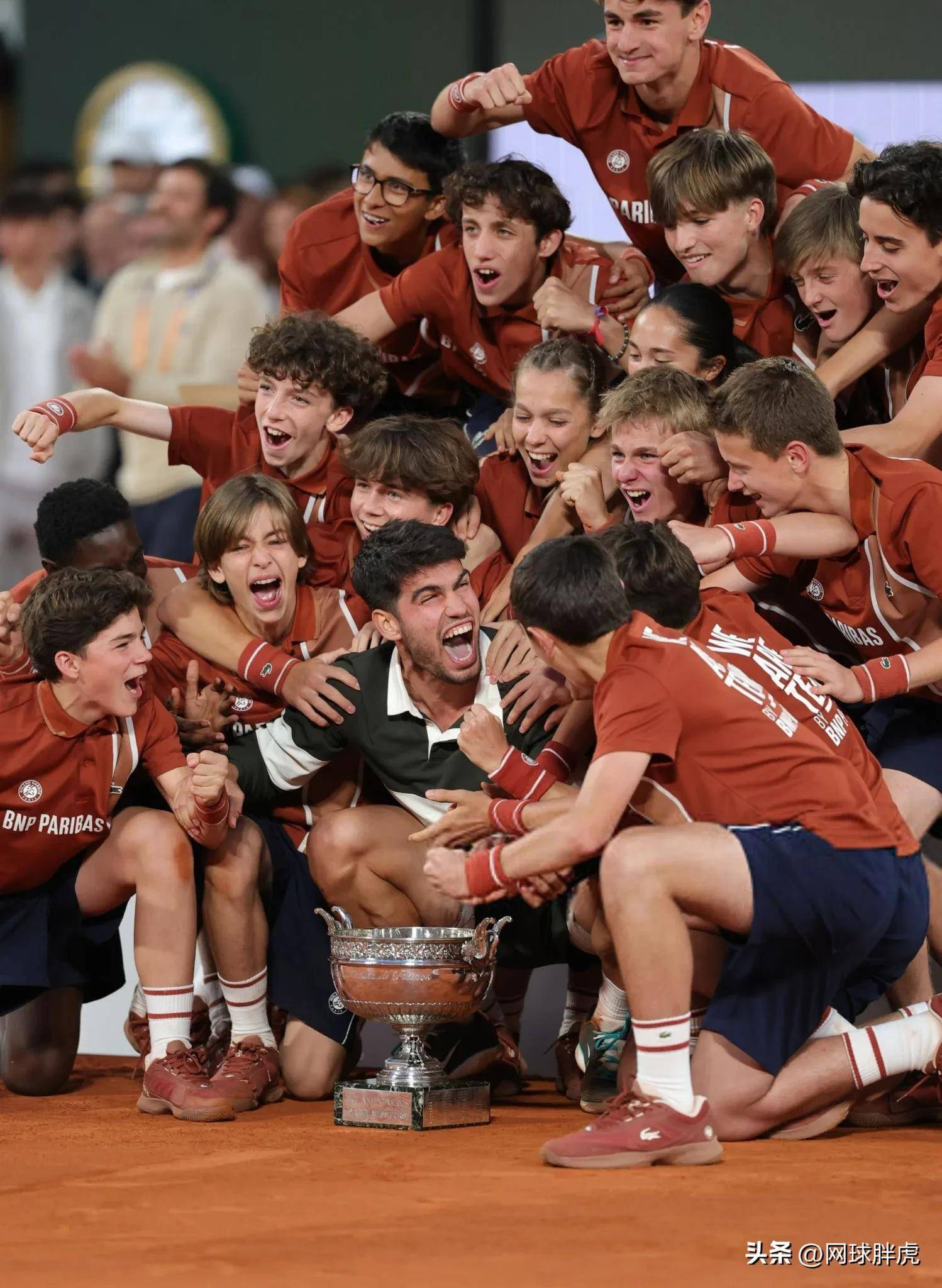 关于西班牙网球队逆转美国网球队,阿尔卡拉斯关键制胜的信息 关于西班牙网球队逆转美国网球队,阿尔卡拉斯关键制胜的信息