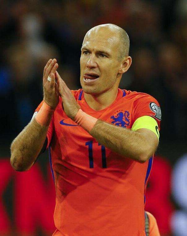 墨西哥绝地反击秘鲁,罗本完成帽子戏法的简单介绍 墨西哥绝地反击秘鲁,罗本完成帽子戏法的简单介绍