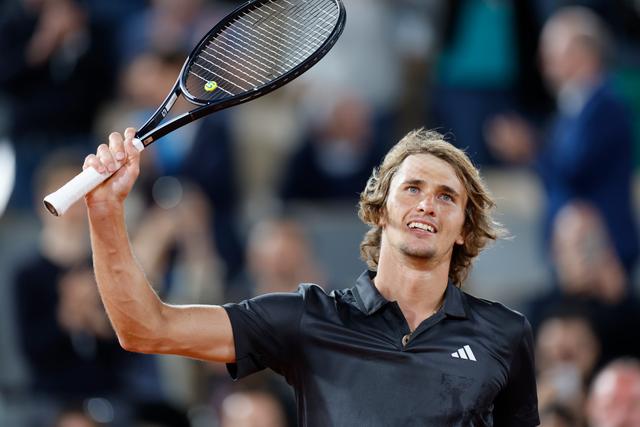 包含世界网球队逆转英国网球队,兹维列夫统治全场的词条 包含世界网球队逆转英国网球队,兹维列夫统治全场的词条