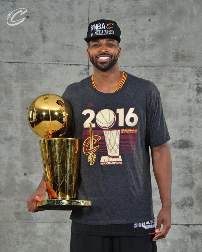 猛龙中锋在内线获得次盖帽创个人纪录的简单介绍 猛龙中锋在内线获得次盖帽创个人纪录的简单介绍