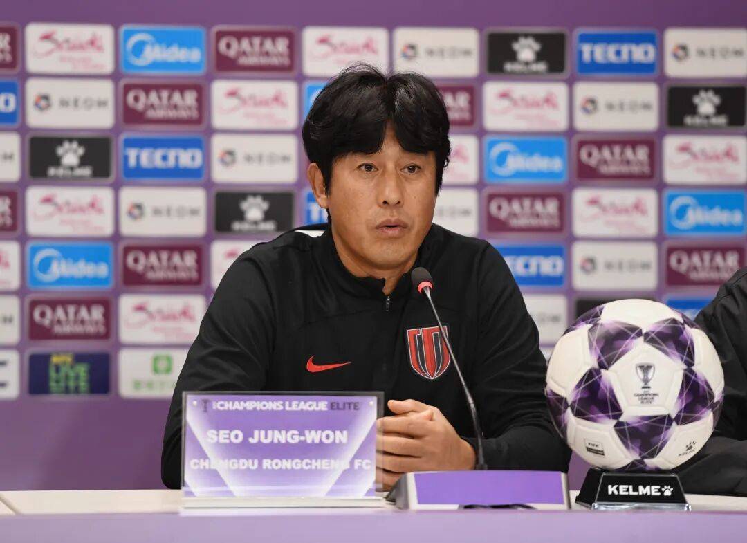 杰出球员在亚洲联赛上展现技术实力 杰出球员在亚洲联赛上展现技术实力