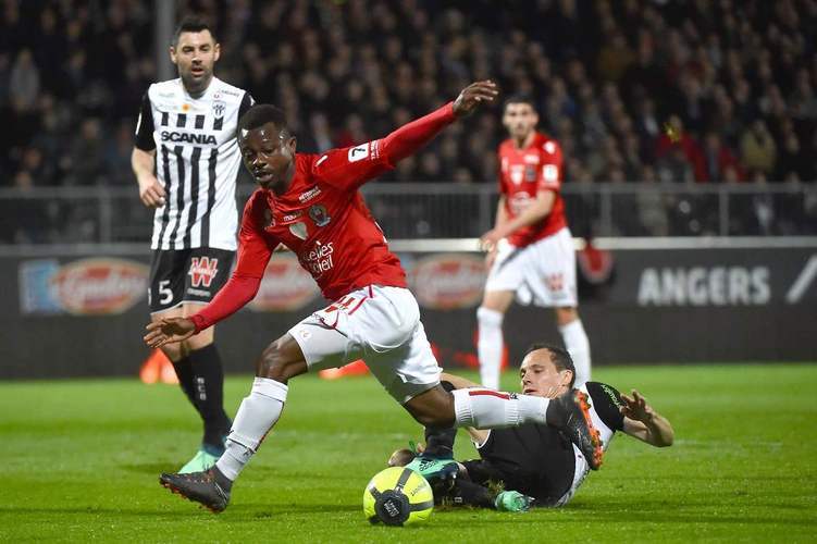 南特客场不敌尼斯,法甲降级压力再次加大 南特客场不敌尼斯,法甲降级压力再次加大