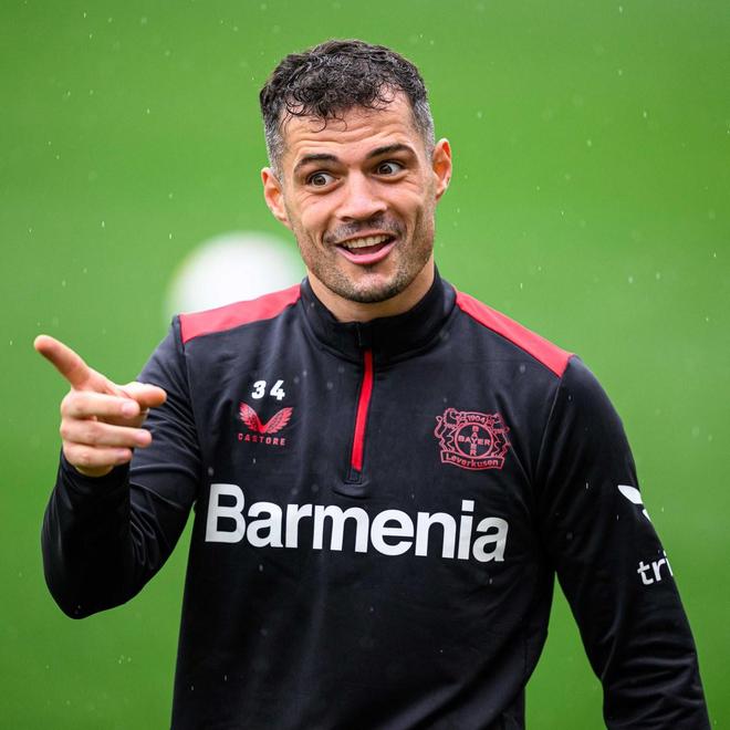 包含勒沃库森卫冕德甲冠军,永垂不朽的足球传奇的词条 包含勒沃库森卫冕德甲冠军,永垂不朽的足球传奇的词条