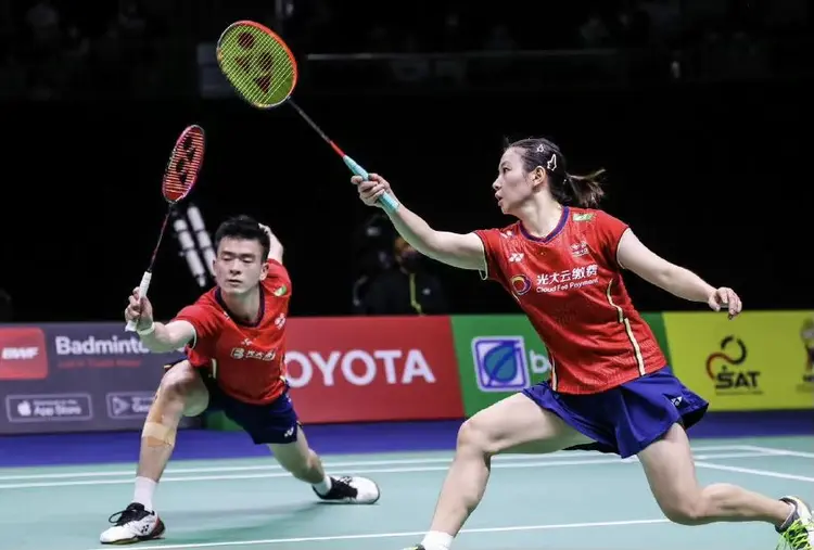 关于中国队力克韩国队,黄鸭组合刷新纪录的信息 关于中国队力克韩国队,黄鸭组合刷新纪录的信息