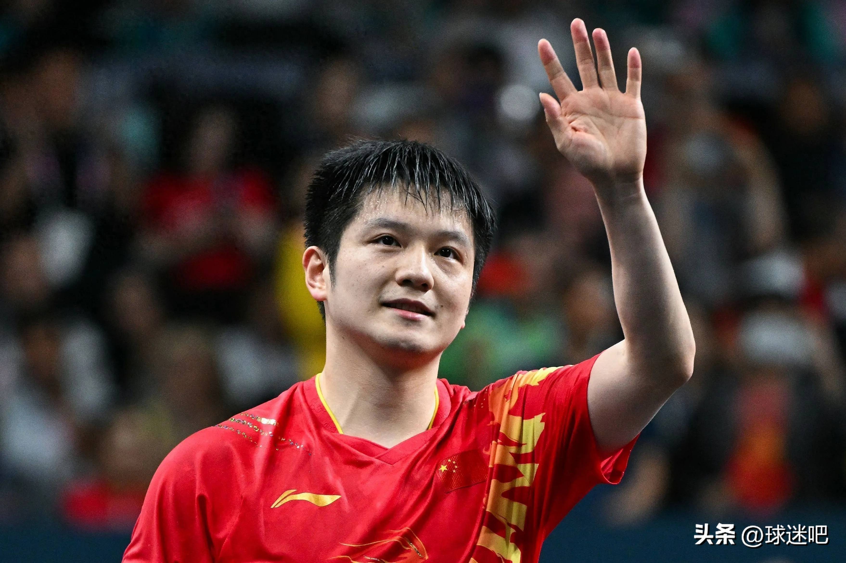 中国队轻取英格兰队,樊振东点燃赛场 中国队轻取英格兰队,樊振东点燃赛场