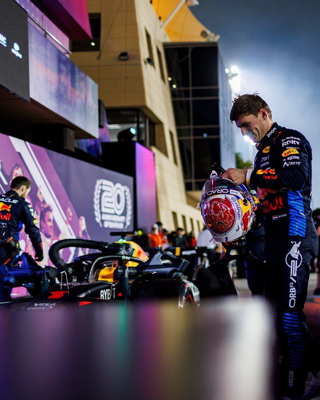 包含阿斯顿马丁鏖战梅赛德斯,维斯塔潘点燃赛场的词条 包含阿斯顿马丁鏖战梅赛德斯,维斯塔潘点燃赛场的词条