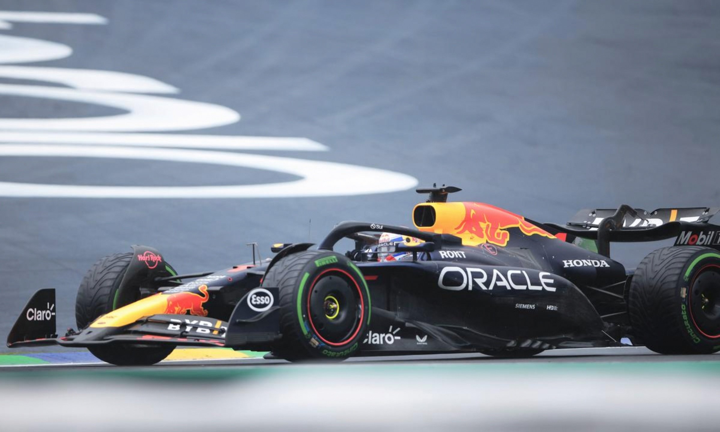 关于威廉姆斯完胜红牛车队，诺里斯统治全场的信息