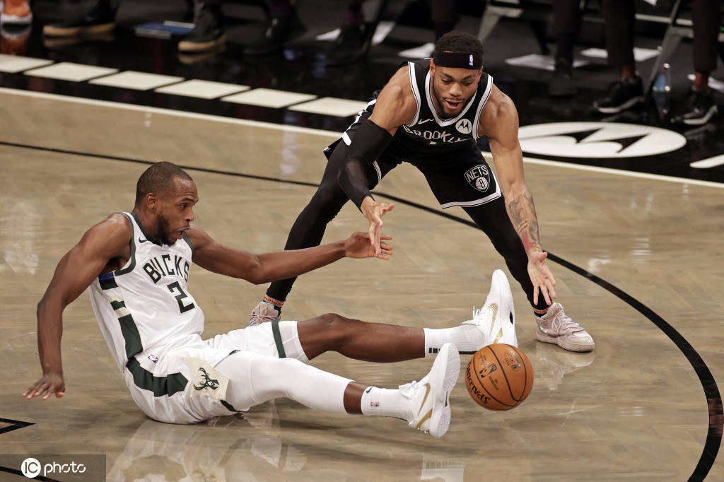 魔术险胜雄鹿,汉密尔顿统治全场 魔术险胜雄鹿,汉密尔顿统治全场