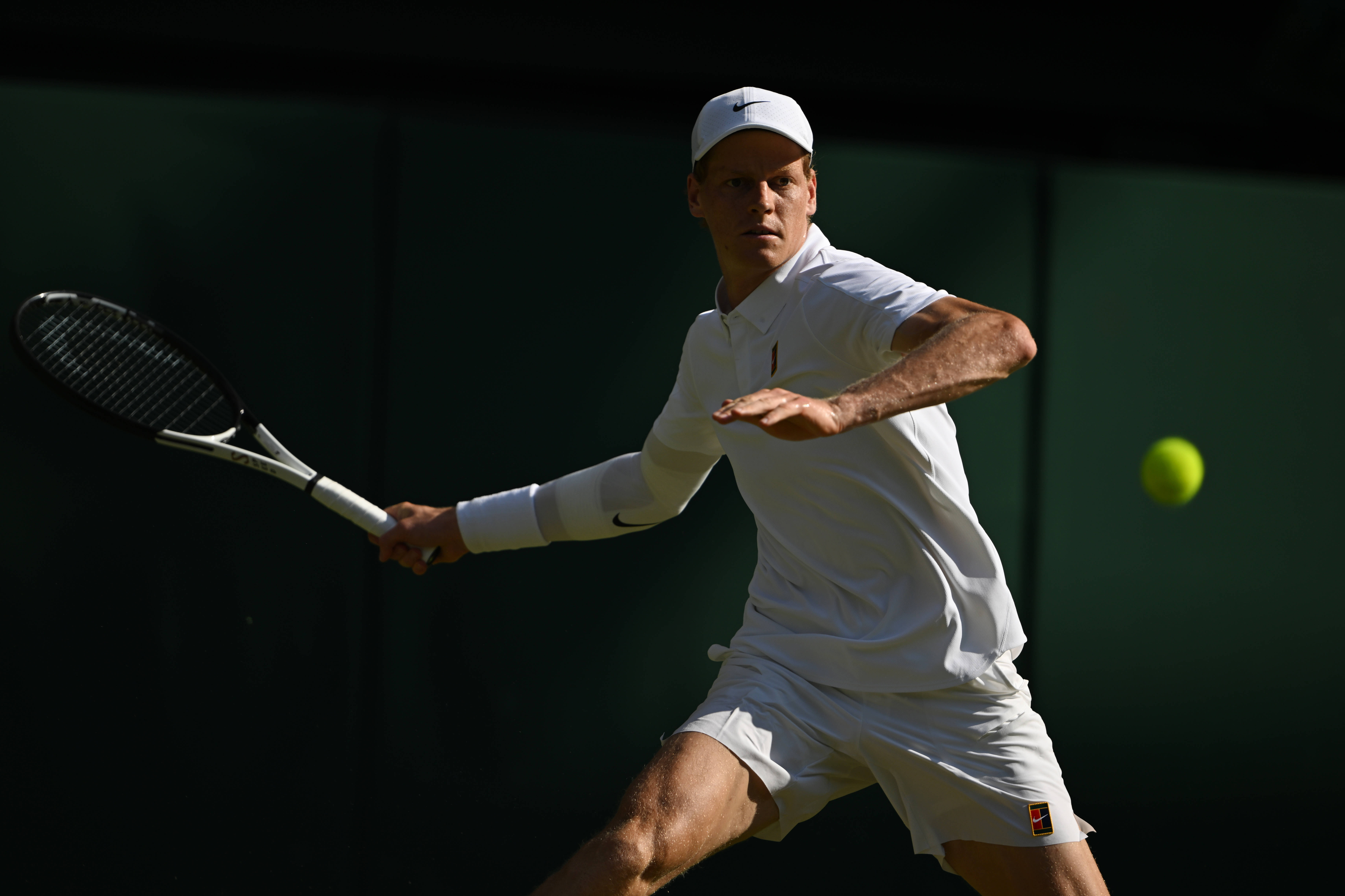 温网险胜美网,辛纳带队取胜 温网险胜美网,辛纳带队取胜